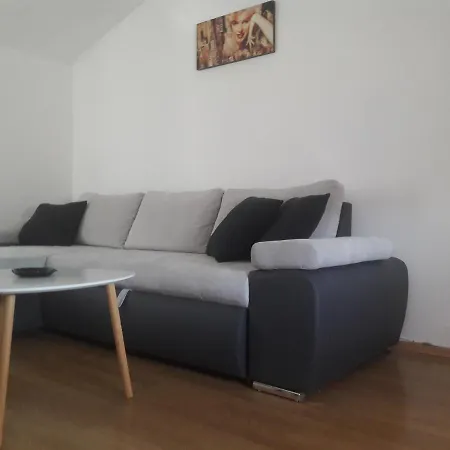 Ladovina Apartament Trogir