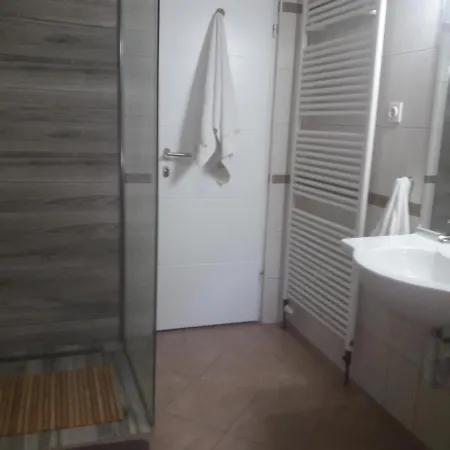 아파트 Ladovina